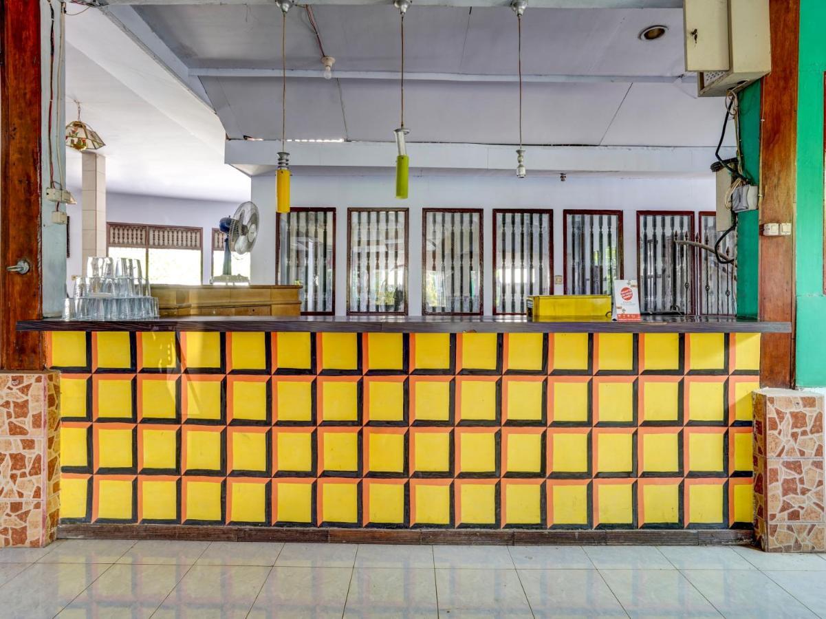 Oyo 3710 Izzi Hotel Lamongan Eksteriør bilde